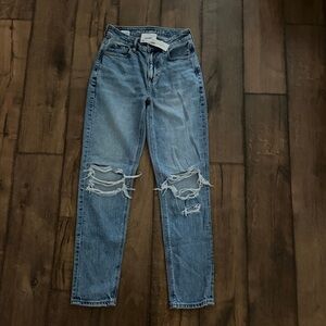 American Eagle “strigid”, Distressed Blue Jeans, regular length- NWT